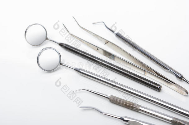 专业常用的主要牙科工具套装