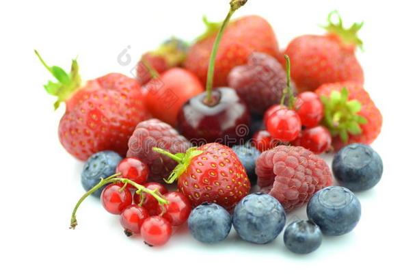 各种软水果，草莓，覆盆子，樱桃，蓝莓，黑醋栗