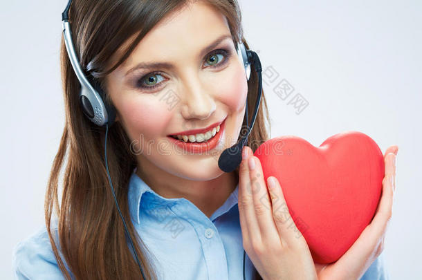 女呼叫中心接线员手持爱情符号红河