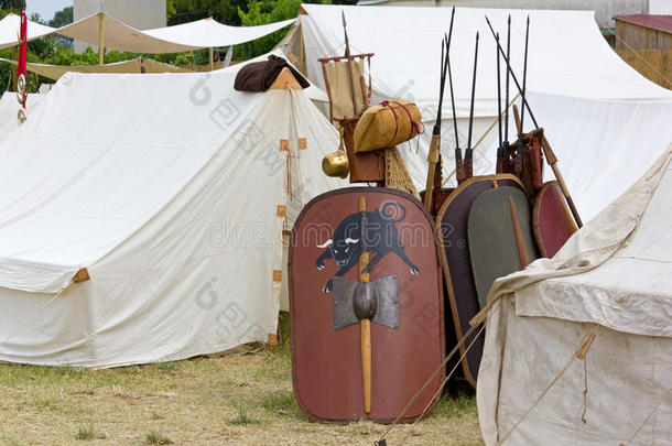 古罗马营地中的战争装备
