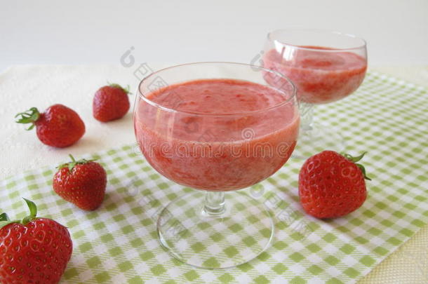 草莓泡沫