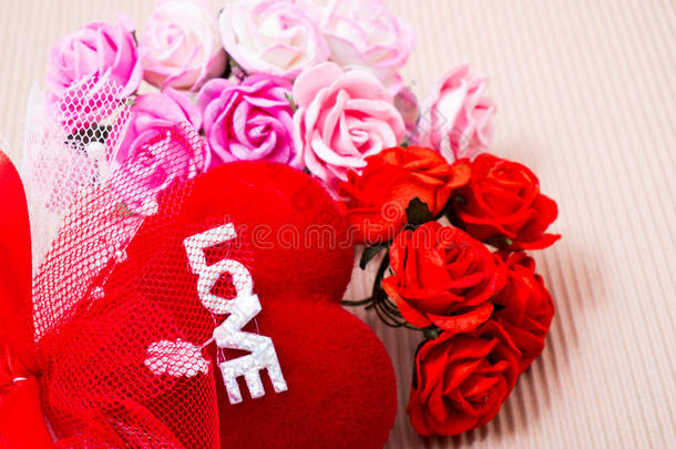 红心，有爱的<strong>话语</strong>和玫瑰