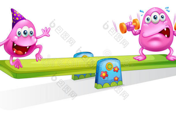 两个粉红色的怪物在玩跷跷板