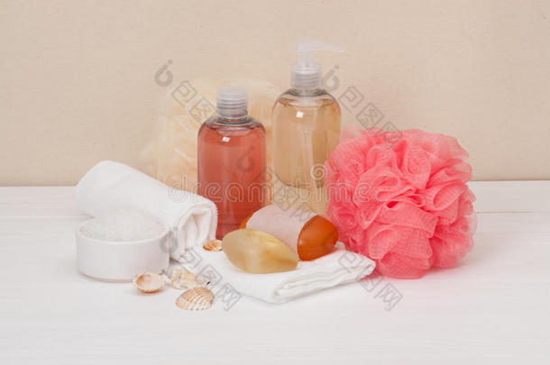 液体肥皂、芳香浴盐和其他洗漱用品