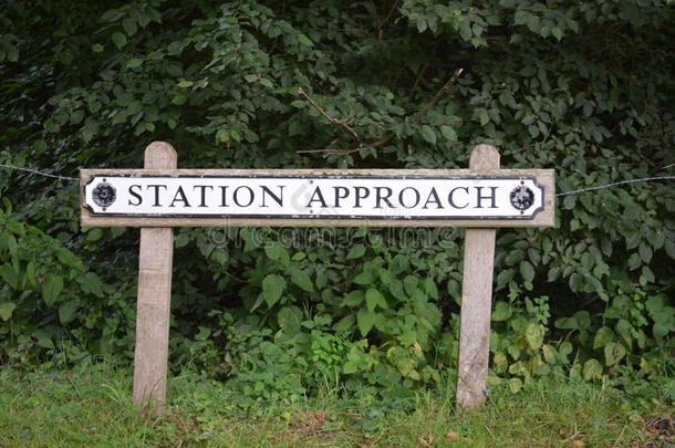 火车站接近标志。