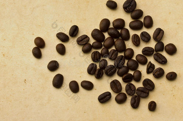 纸上的咖啡豆