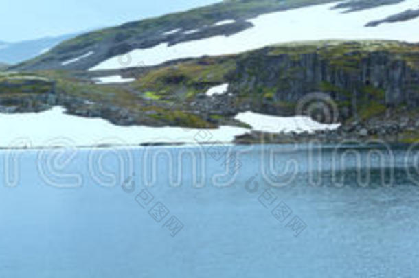 夏季湖面雪景（挪威）