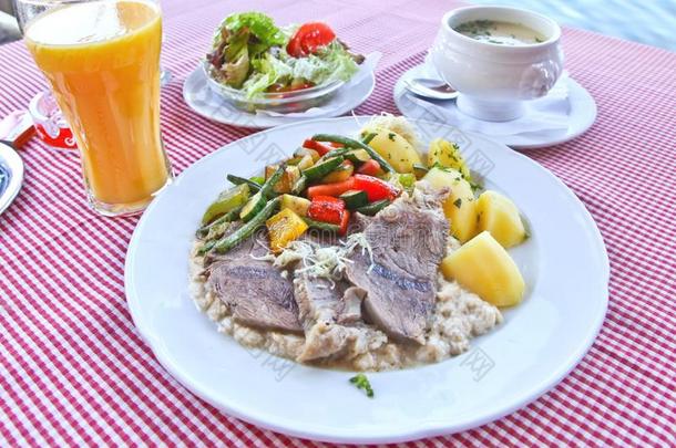 奥地利炖牛肉汤沙拉