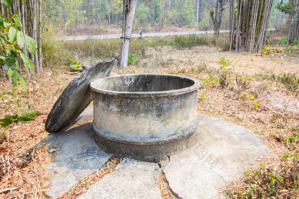 泰国乡下的老水井