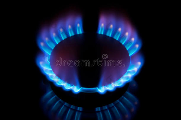 黑暗中的蓝色煤气炉