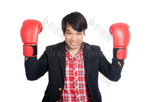 亚洲男装西服秀拳击手套