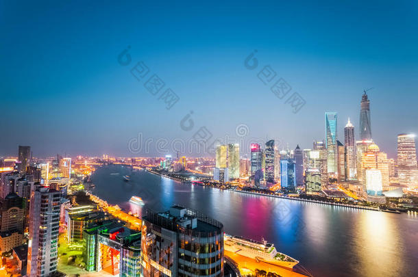 上海现代城市的美丽夜景