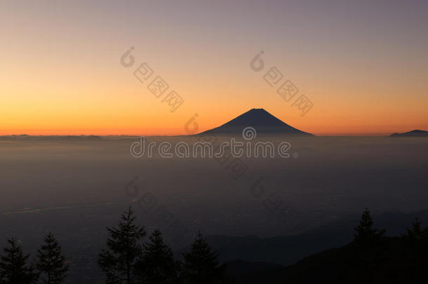 富士山黎明的云海