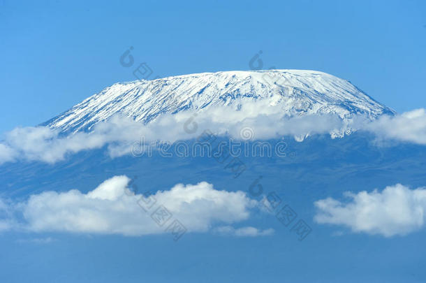 乞力马扎罗山顶上的雪