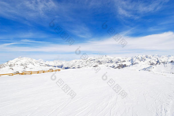 法国帕拉迪斯基地区滑雪场景观