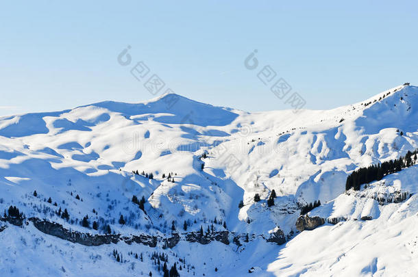 阿尔卑斯山的雪山景色