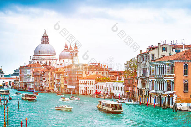 威尼斯大运河圣母玛利亚<strong>礼炮</strong>大教堂