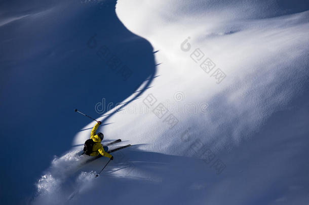 滑雪原粉