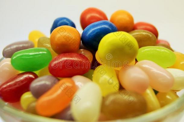 一碗彩色糖果