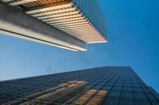 另一座摩天大楼的倒影，法兰克福，德国