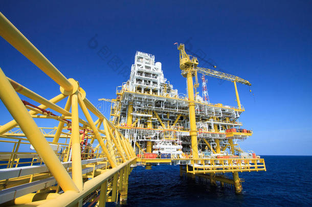 海洋工业油气平台、石油工业生产过程、油气工业建设工厂