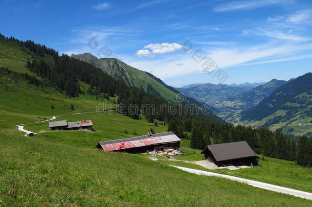 农舍和gstaad远景