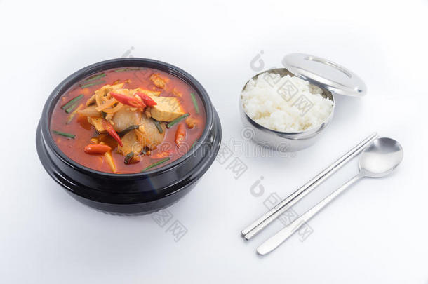 泡菜炖菜、泡菜芝麻菜、韩国料理、泡菜汤