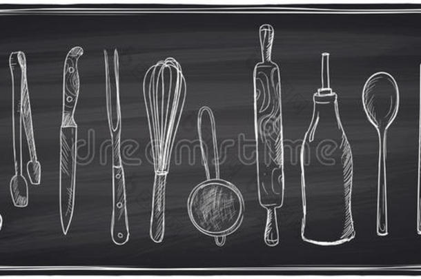 黑板上的一套手工绘制的厨房用具。
