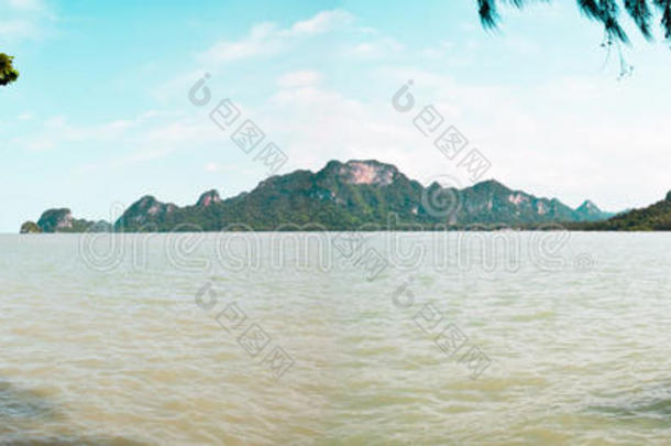 泰国高番干岛热带海滩全景图