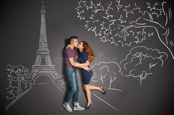 巴黎的浪漫之吻。