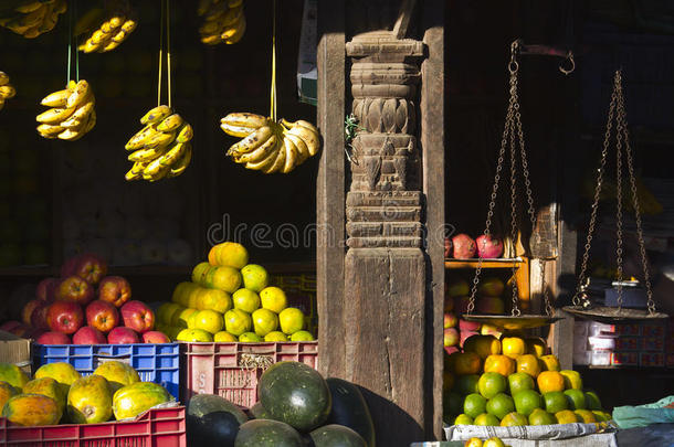 尼泊尔加德满都水果店