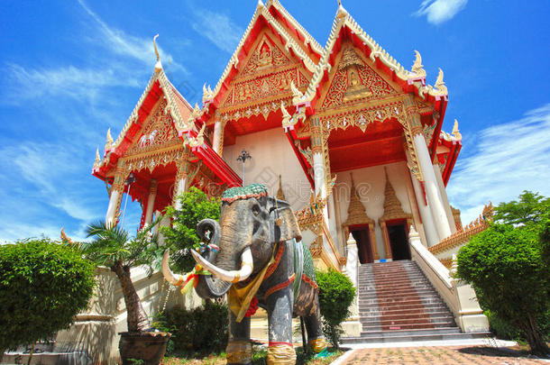 泰国寺庙的大象雕像