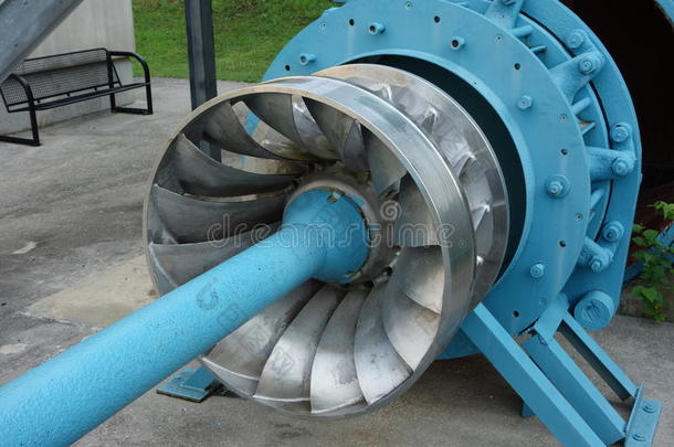 在马斯科卡的大降落伞上保存下来的水轮机。