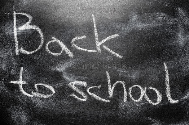 在黑板上手写留言写回学校的留言