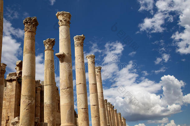 约旦约旦城市杰拉什（古代的格拉萨）中的罗马柱