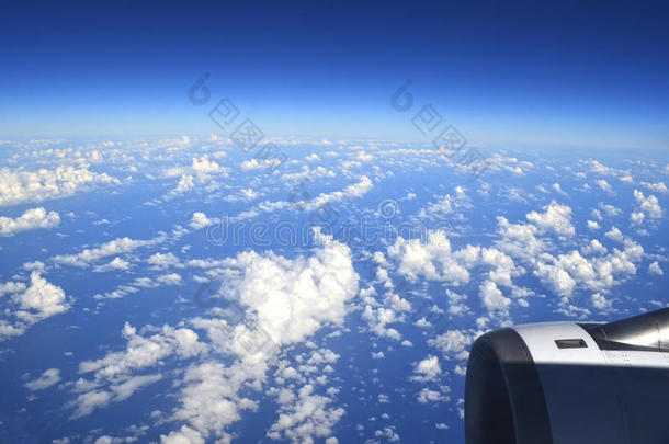 美丽的蓝色云地球航班