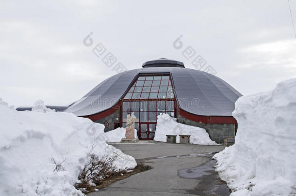 雪地里的北极圈中心