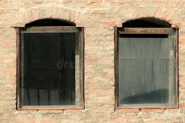 布加勒斯特旧宫廷的旧窗户