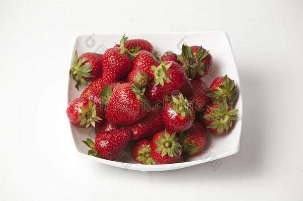 新鲜成熟完美草莓-食物框架背景