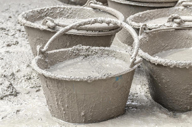 塑料桶拌制水泥