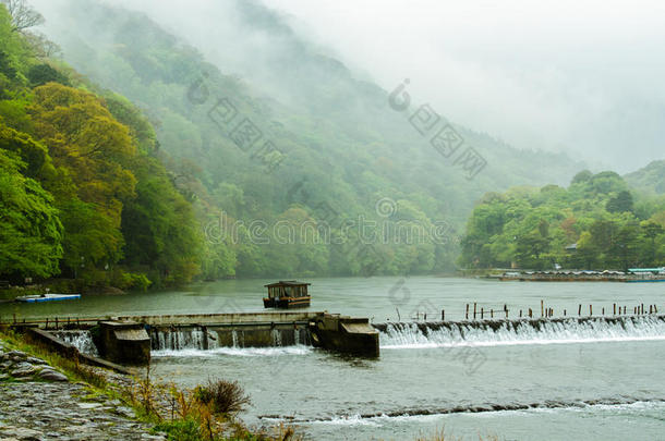 阿拉希山和卡苏拉河