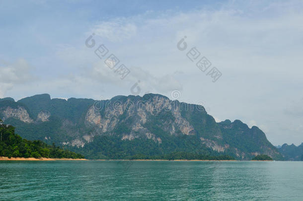 在清朗湖的景色，泰国的<strong>可可树</strong>国家公园。