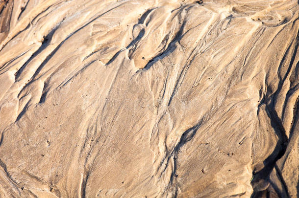 水流形成的起伏的沙面