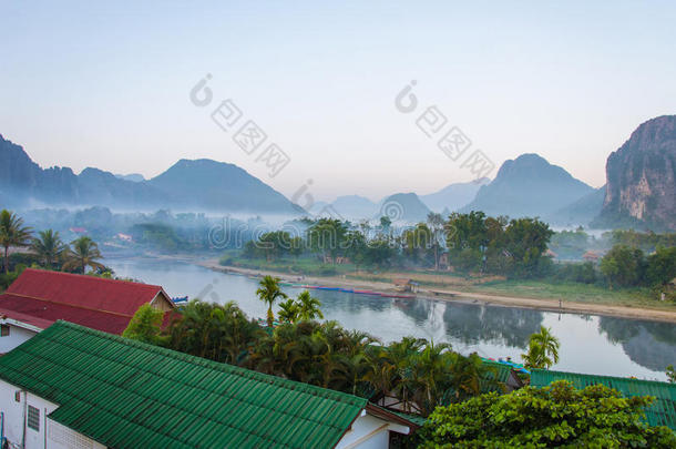 老挝万荣南宋河畔宁静的风景