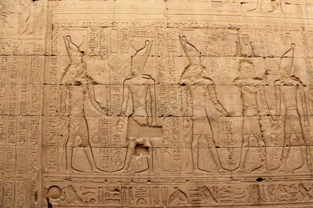 埃德夫神庙墙壁上的浮雕。埃及。