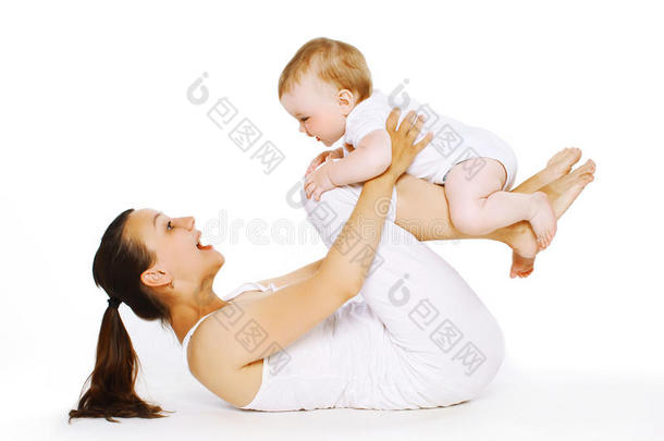 妈妈和<strong>宝宝</strong>在做<strong>运动</strong>，体操，健身