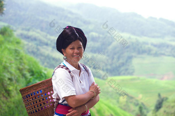 稻田里的瑶族妇女