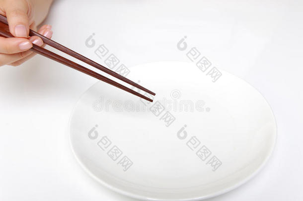 带空盘子的筷子