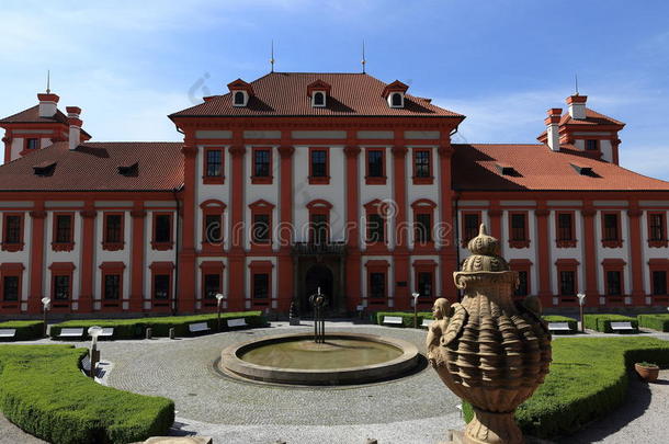 特罗贾宫是一座巴洛克式宫殿，位于布拉格西北部的特洛贾（捷克共和国）。