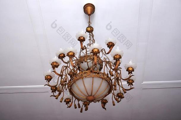 奥斯曼凯迪夫亭，有两个世纪历史的枝形吊灯
